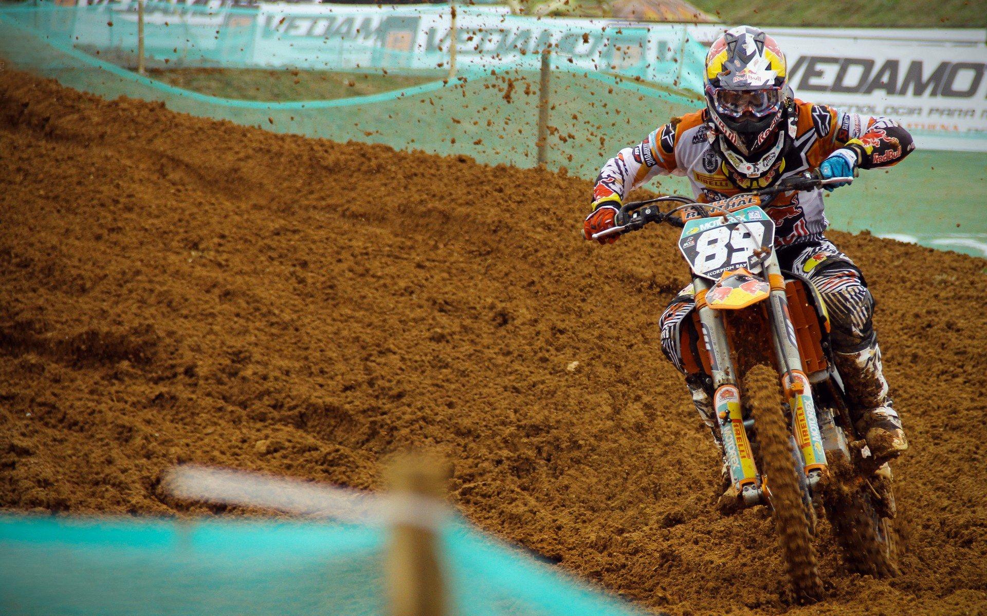 传奇后卫拉莫斯告别墨西哥赛场,下一站悬念引全球足坛关注